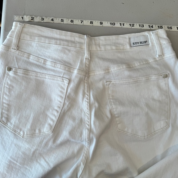 Judy Blue - Wide Leg Crop Jeans with Button Fly - White - 14w - Picture 9 of 10